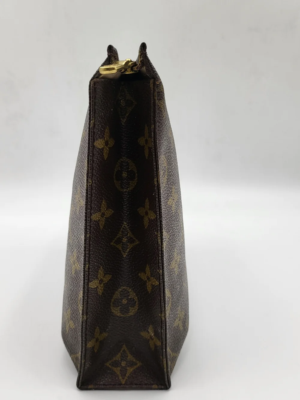 LOUIS VUITTON Monogram Tolletry Pouch 26, Authentic..